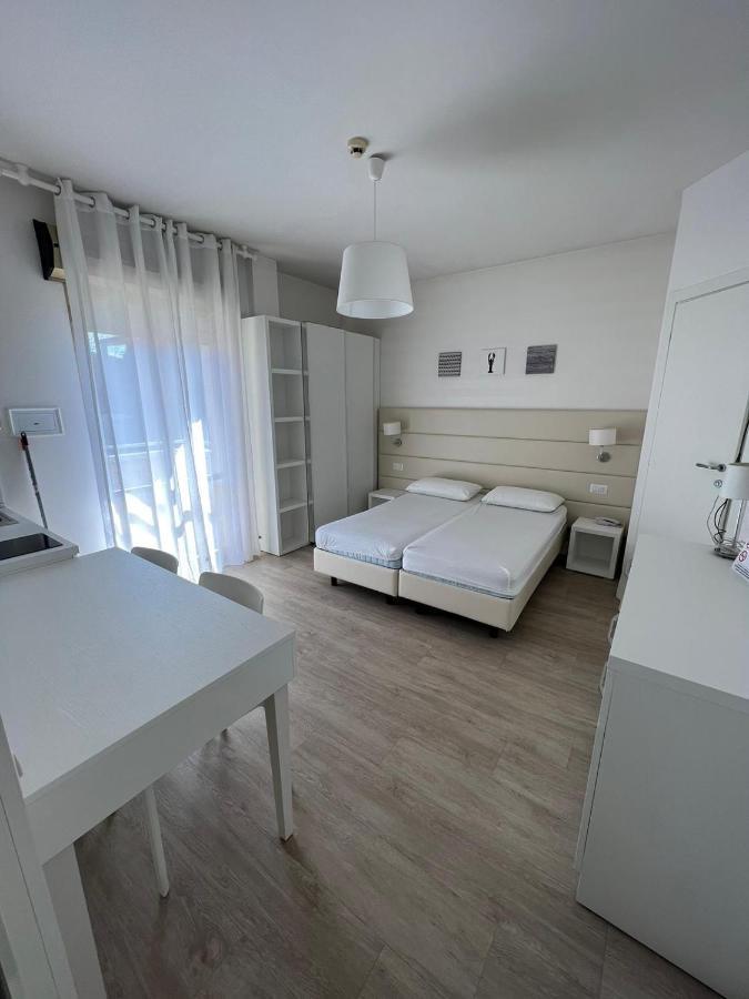 Apparthotel Ardea Риччоне Экстерьер фото