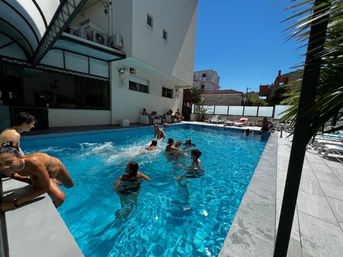 Apparthotel Ardea Риччоне Экстерьер фото