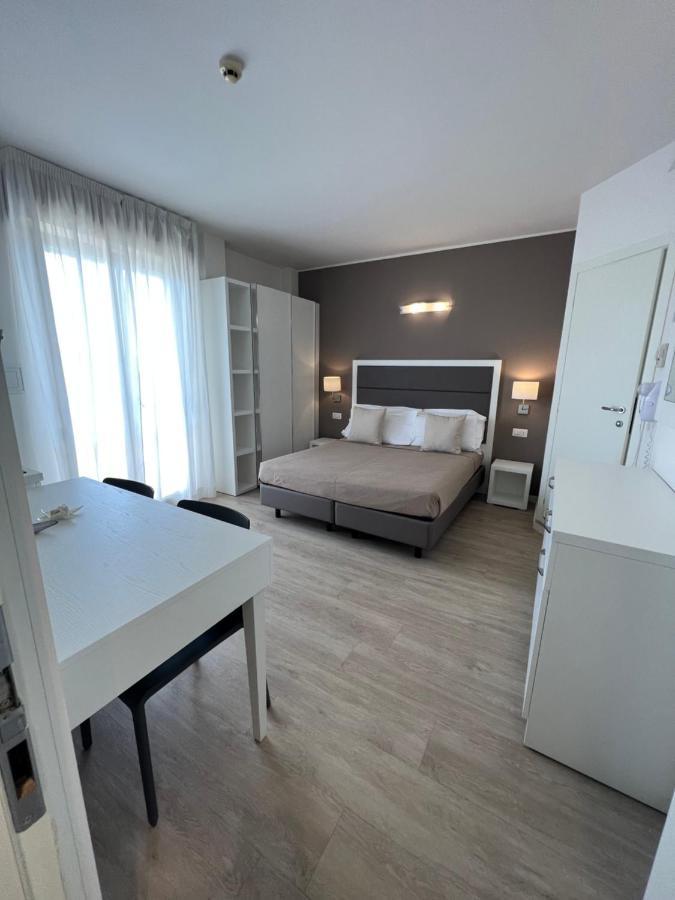 Apparthotel Ardea Риччоне Экстерьер фото